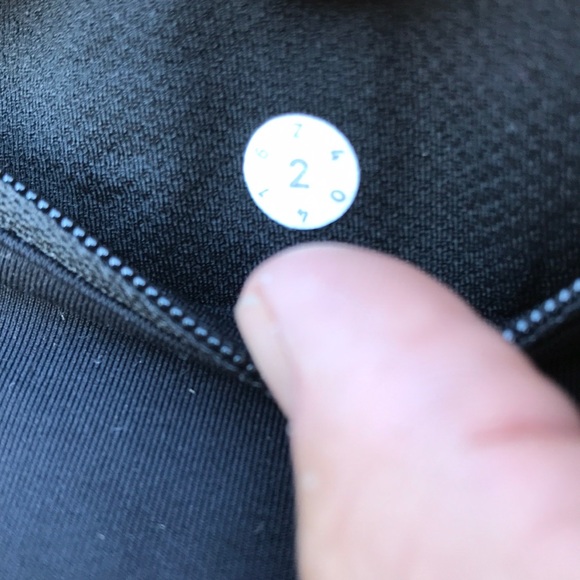 Lululemon Speed Up Shorts 2 - Picture 3 of 4